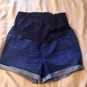 Over the belly maternity shorts
